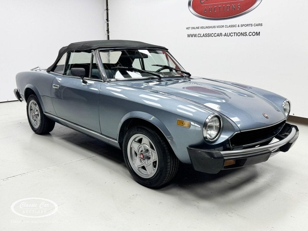Fiat 124 Spider 2000 H5 - ONLINE AUCTION, Cabriolet, 4 stoelen, Bedrijf, Handgeschakeld
