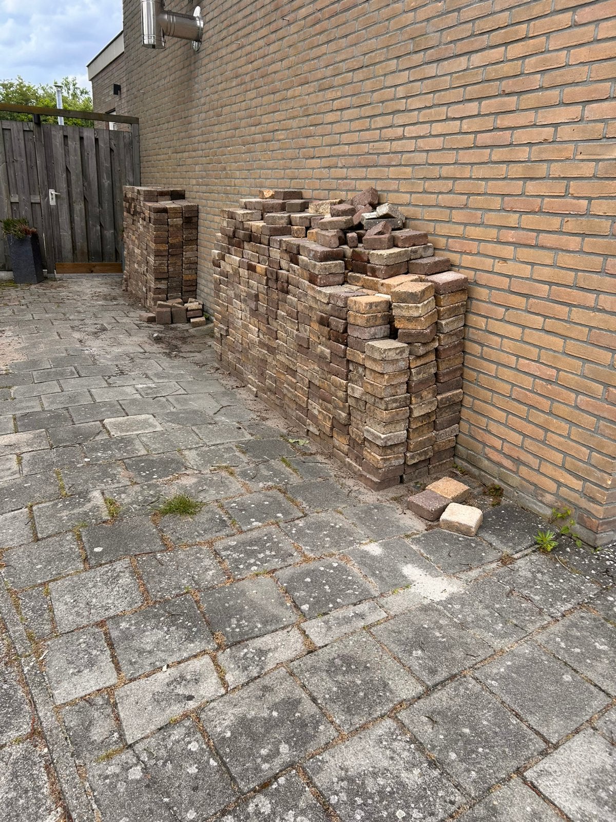 Cobblestones ongeveer 36m2 zijn er al uit, Tuin en Terras, Tegels en Klinkers, Ophalen, Gebruikt, Klinkers, 10 m² of meer