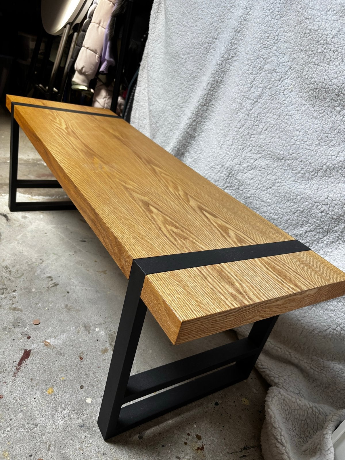 Stijlvolle bankje of bijzettafel van hout en metaal, Ophalen, Minder dan 45 cm, Zo goed als nieuw, 75 cm of meer
