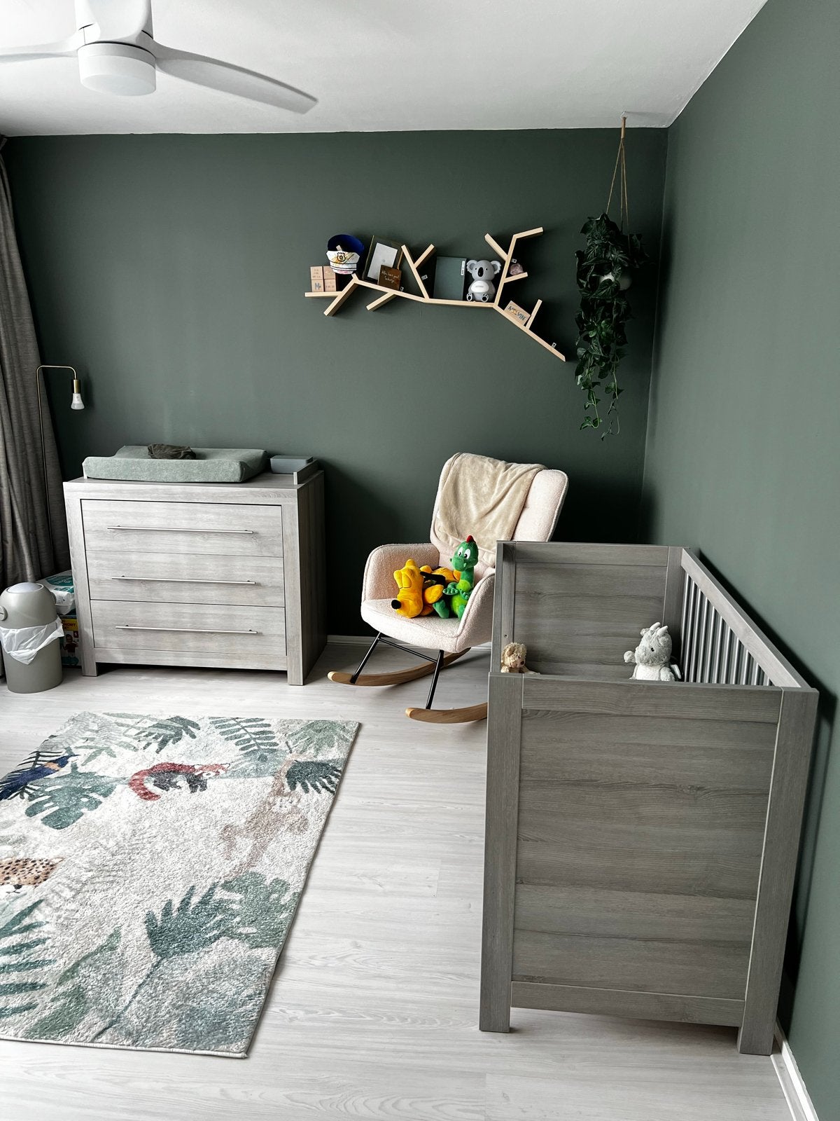 Babykamer: Ledikant, Commode & Matras, Kinderen en Baby's, Kinderkamer | Complete kinderkamers, Zo goed als nieuw, Jongetje of Meisje
