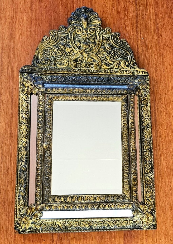 Latoenkoperen Borstelkast met Originele Borstels Jaren 20/30, Antiek en Kunst, Ophalen of Verzenden, Rechthoekig, Minder dan 50 cm