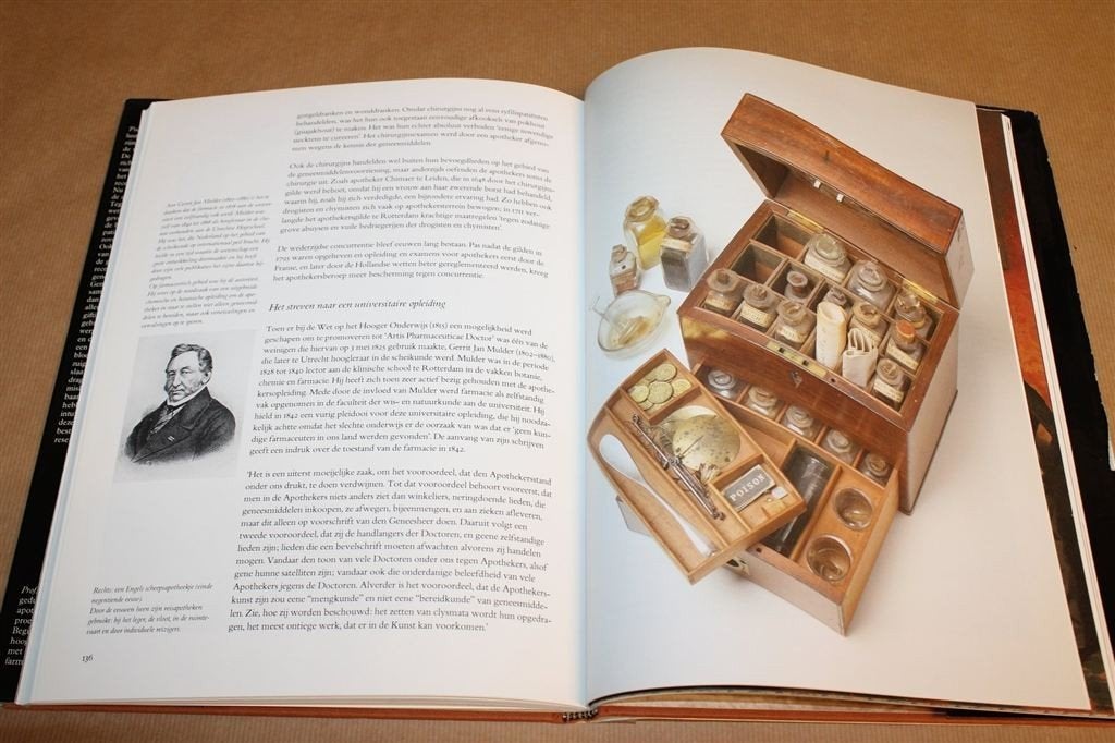 Poeders en Pillen — Historische Apothekerszorg, Ophalen of Verzenden, Gelezen