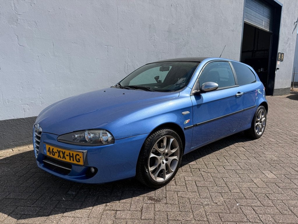 Alfa Romeo 147 1.6 Sportiva Black Line Edition, Voorwielaandrijving, Gebruikt, 4 cilinders, 1165 kg