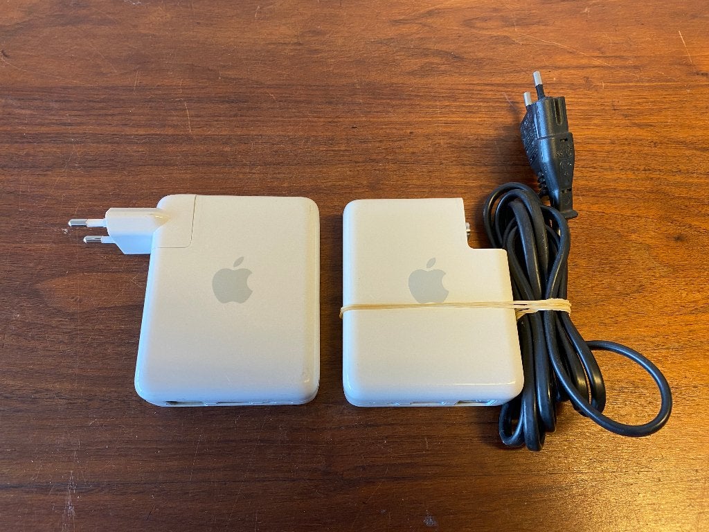 Apple AirPort Express 2 stuks, Ophalen of Verzenden, Gebruikt, Apple