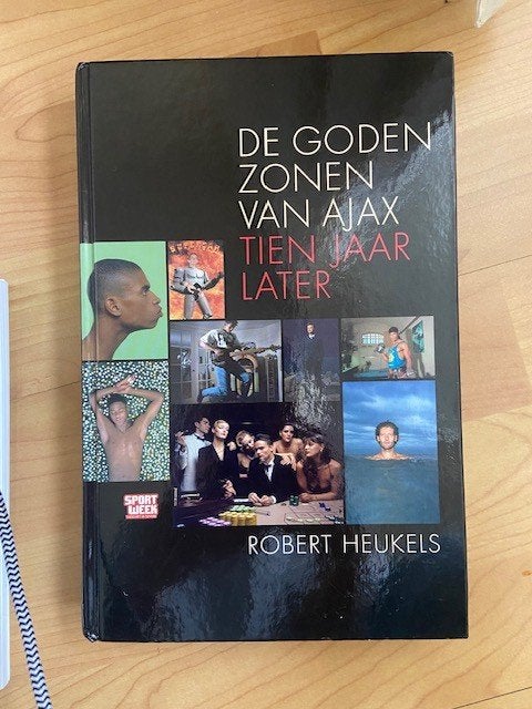 De Godenzonen Van Ajax - Robert Heukels, Ophalen of Verzenden, Zo goed als nieuw, Balsport