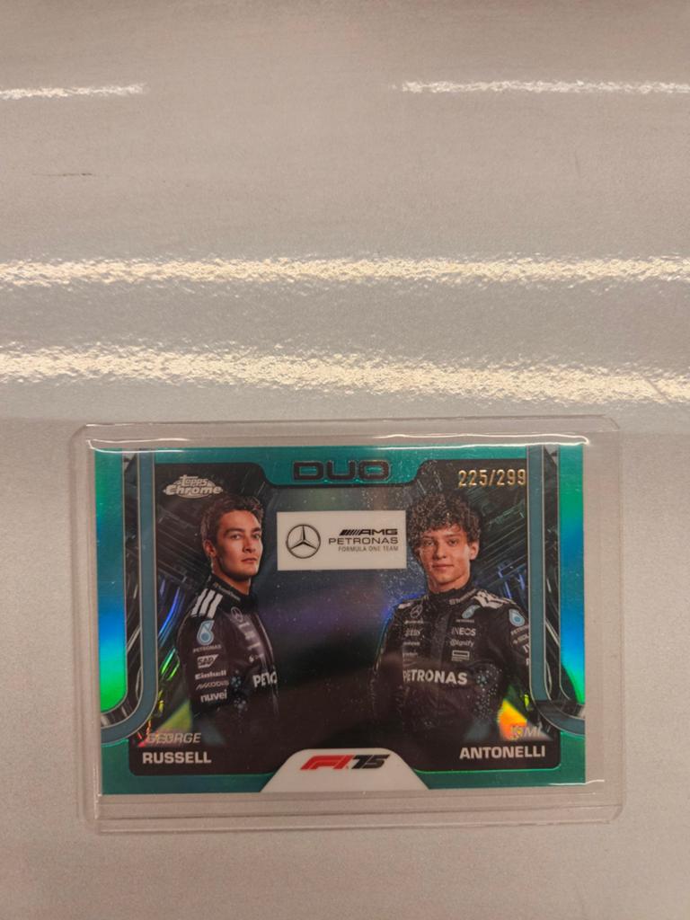 167 duo mercedes /299 parallel refractor Topps chrome f1 25, Ophalen of Verzenden, Nieuw, Plaatje