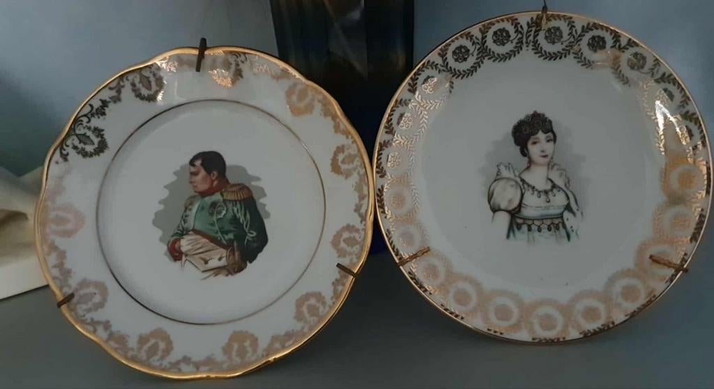 Twee oude prachtige sierborden van Napoleon en Josephine., Ophalen of Verzenden
