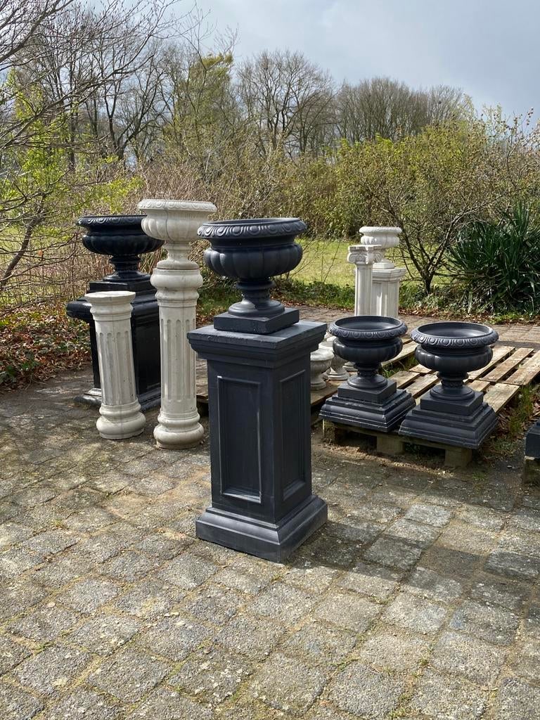 Nog 1 set antraciete betonnen zuil en bloempot 40x40x130, Ophalen, Nieuw