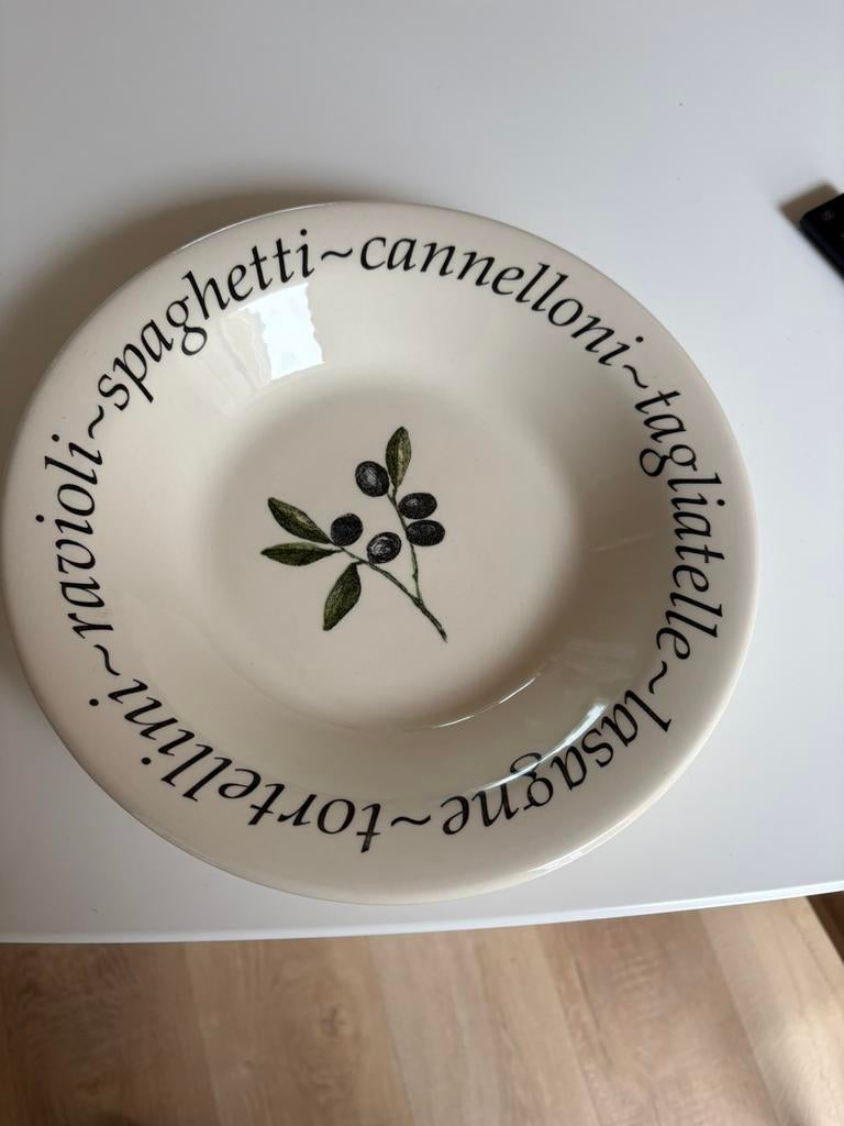 Gezocht Pastaborden Creative Tableware olive, Ophalen of Verzenden, Porselein, Overige stijlen, Bord(en)