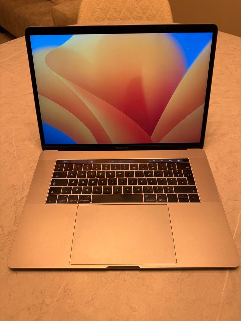 MacBook Pro 15 inch 2017 met Touchbar, Computers en Software, Apple Macbooks, 1 TB of meer, Gebruikt, 2 tot 3 Ghz, 16 GB