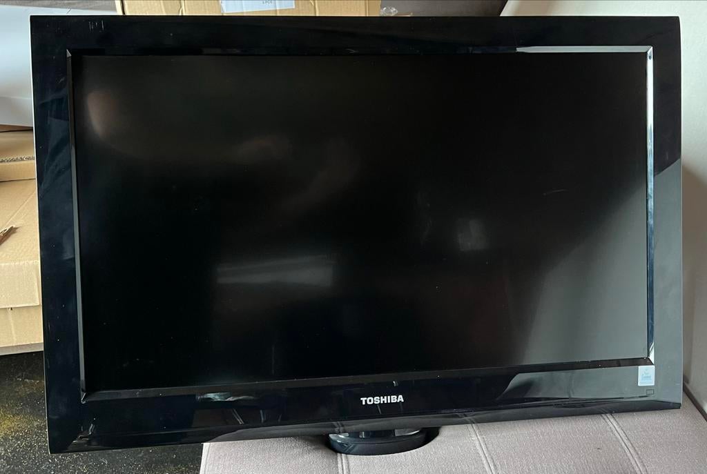 Toshiba LCD TV met muurbeugel - Gebruikt, Audio, Tv en Foto, Televisies, Ophalen, 50 Hz, 60 tot 80 cm, Gebruikt