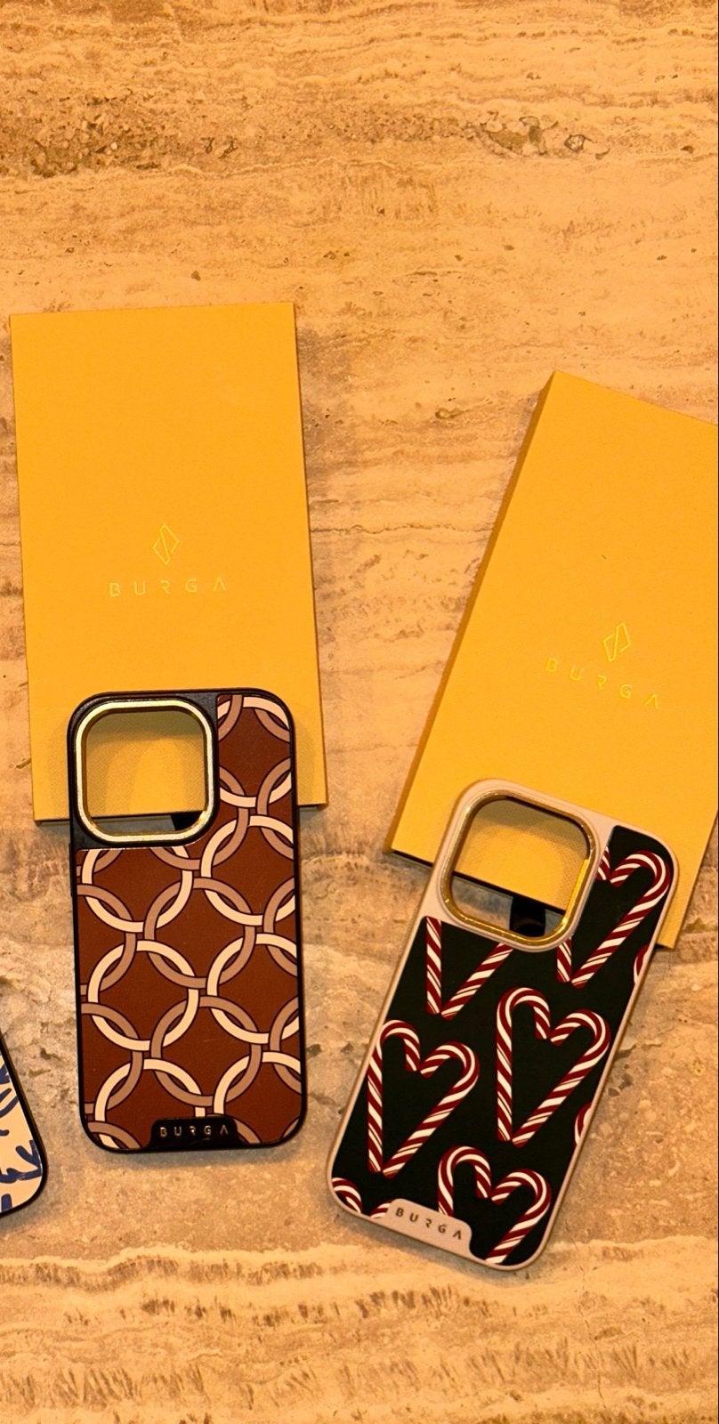 Burga Elite iPhone 15 Pro hoesjes, Bruin, Hoesje of Tasje, Zo goed als nieuw, IPhone 15 Pro