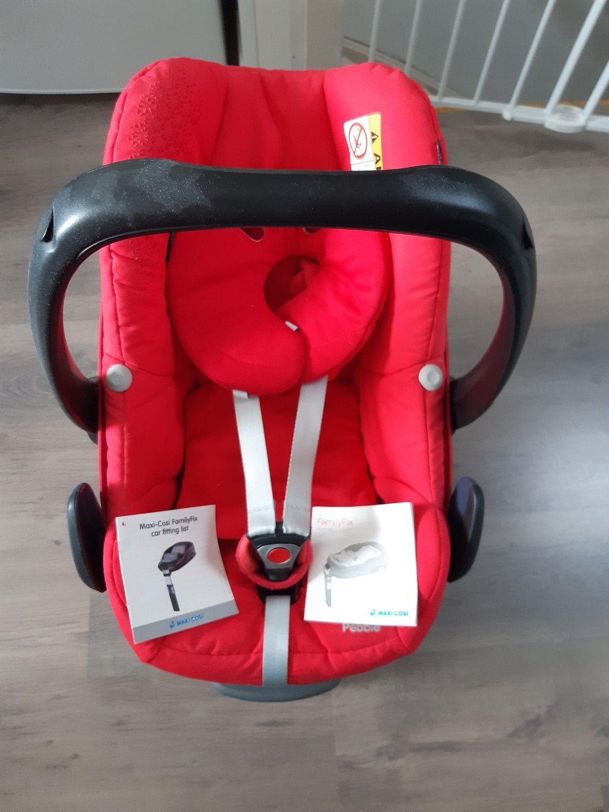 Maxi-Cosi Pebble autostoel met FamilyFix base, Ophalen, Autogordel of Isofix, Zo goed als nieuw, 0 t/m 13 kg
