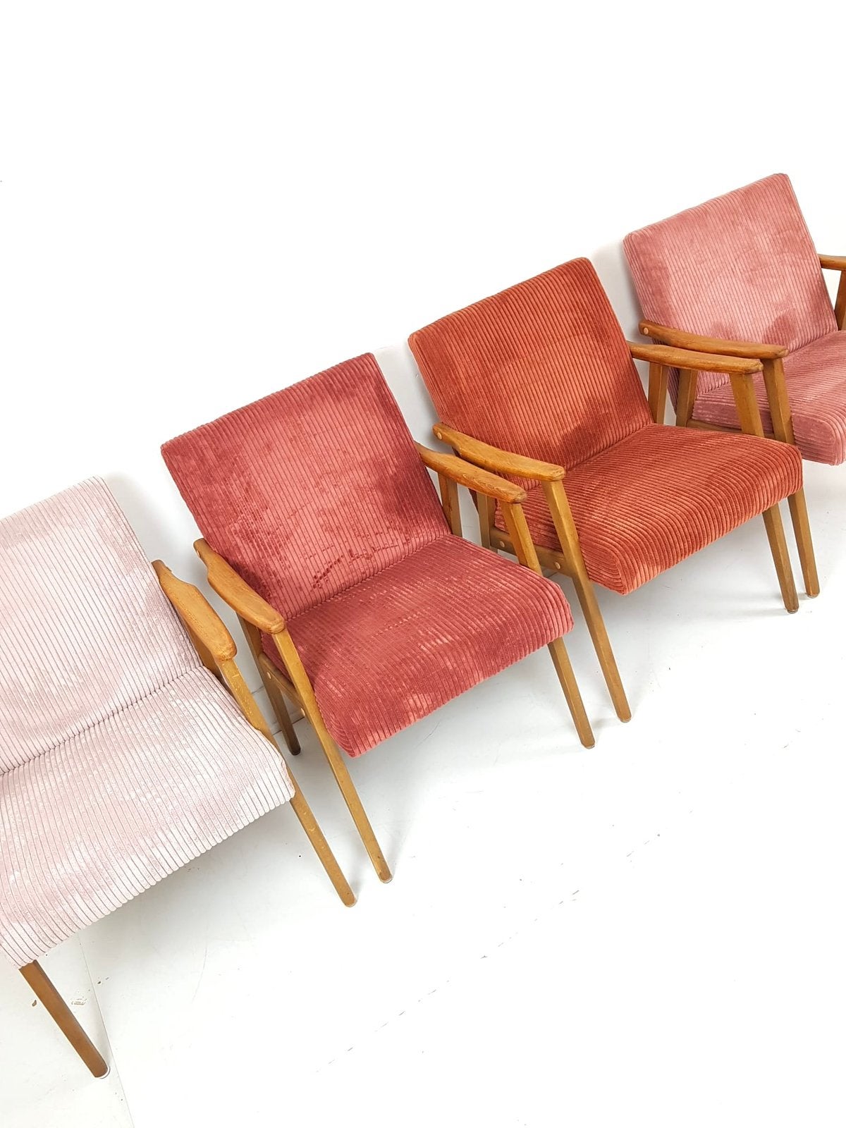 Set van 4 vintage fauteuils roze tinten nieuw gestoffeerd, Poppenhuis, -, -, Ophalen of Verzenden