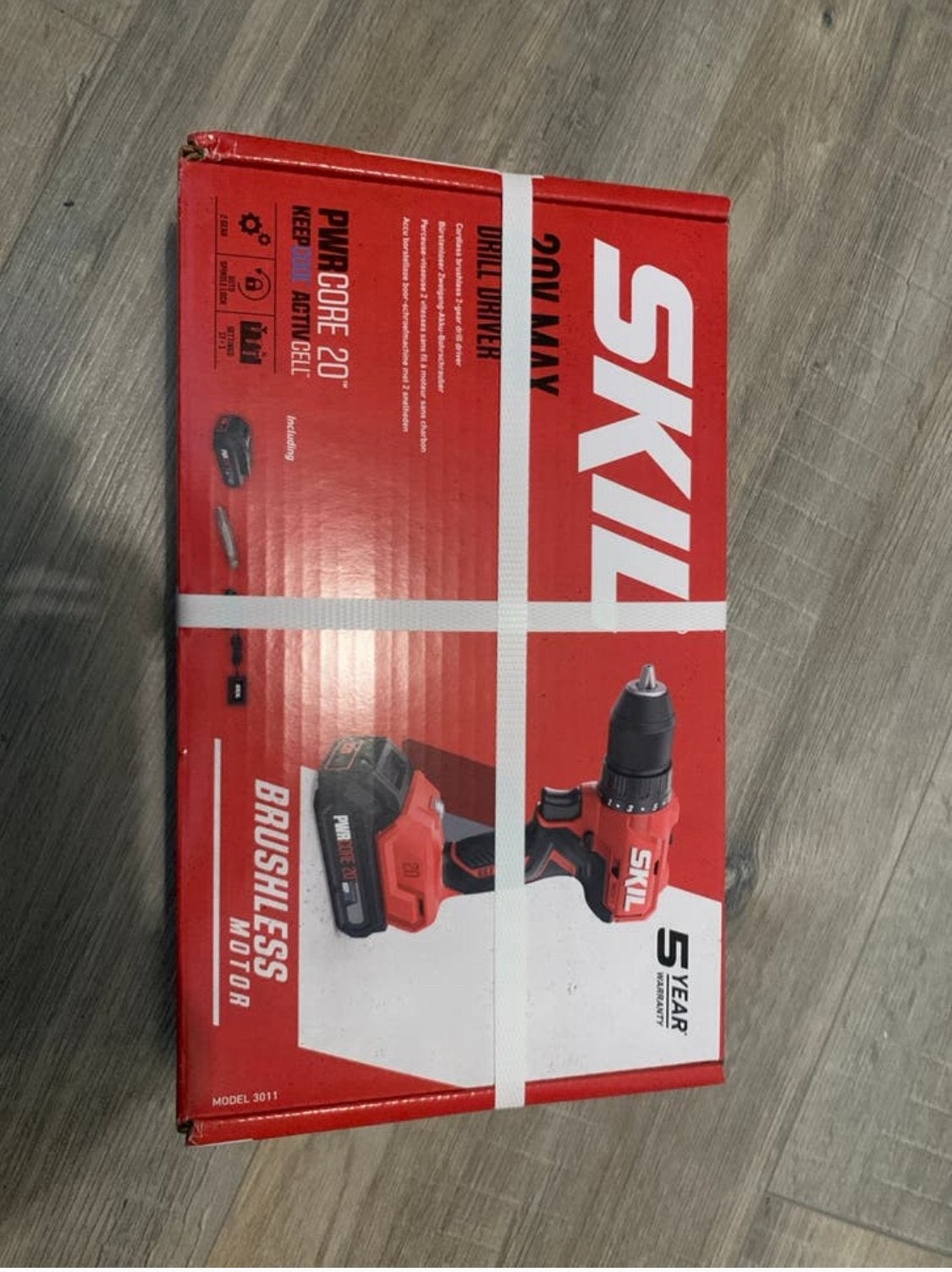 Nieuwe SKIL Boormachine met accu en lader., Doe-het-zelf en Verbouw, Gereedschap | Boormachines, Ophalen, Nieuw, Boor- en Schroefmachine
