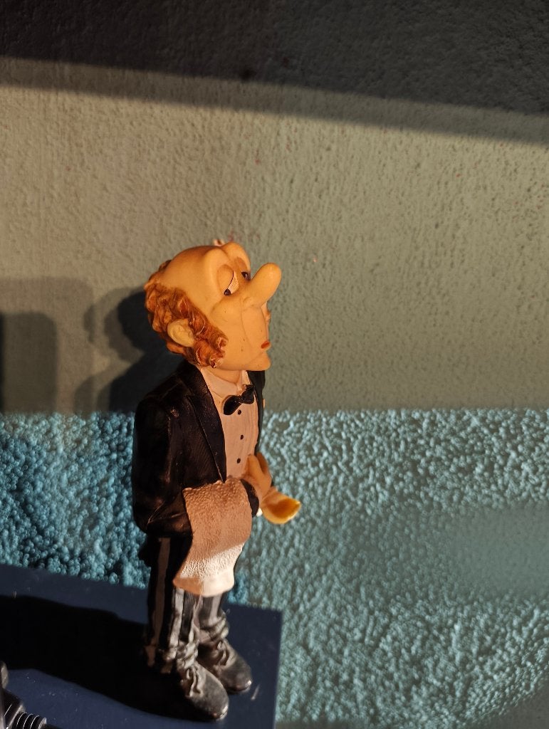 James the butler 22 cm beeldje, Ophalen of Verzenden, Zo goed als nieuw, Mens