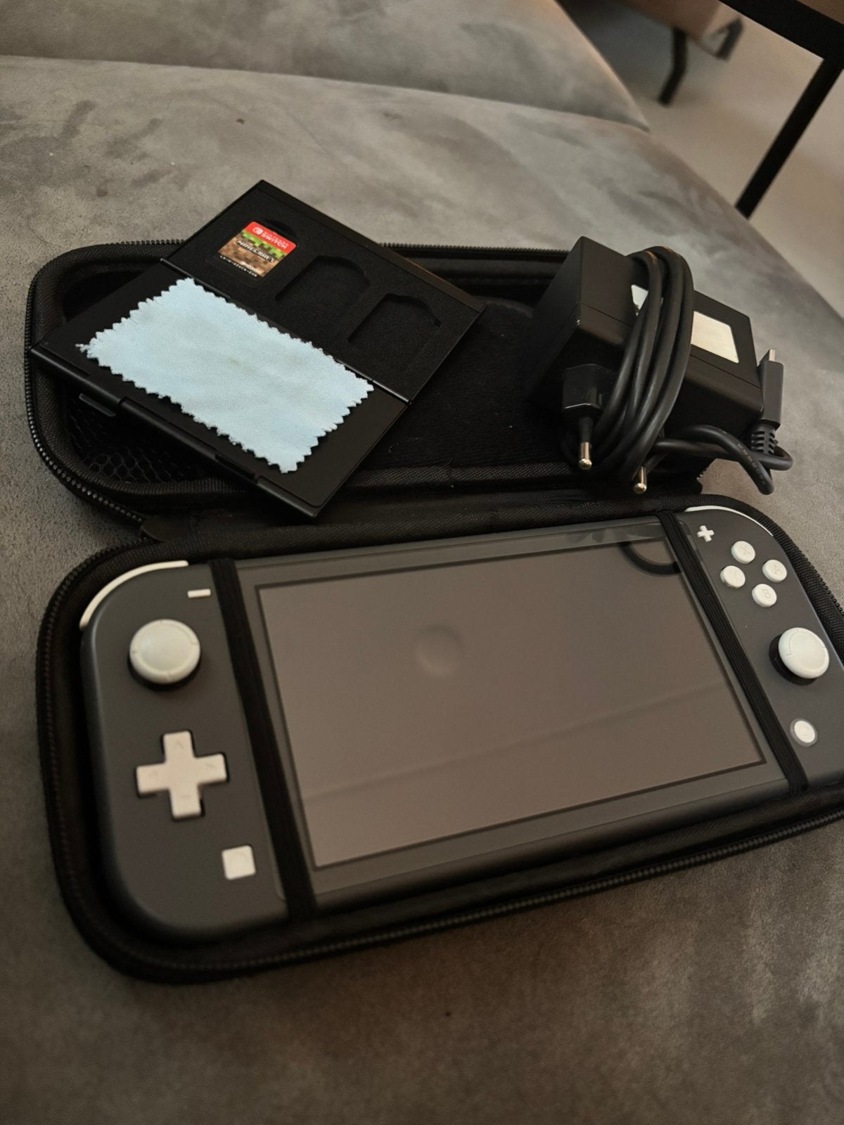 Nintendo switch lite grijs, Spelcomputers en Games, Ophalen, Grijs, Zo goed als nieuw