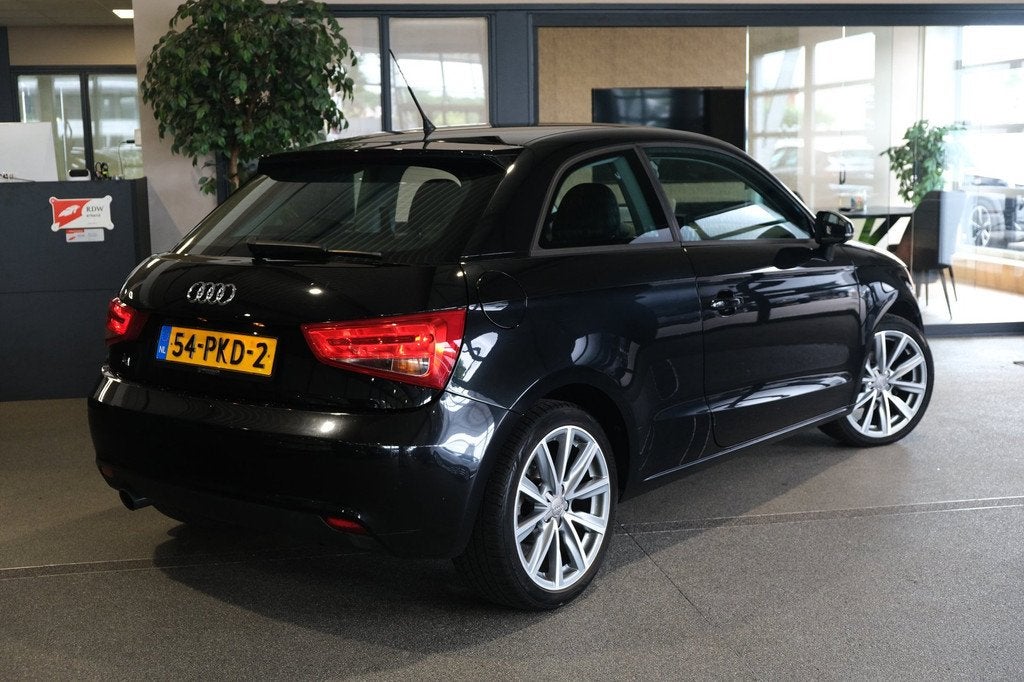 Audi A1 1.2 TFSI Ambition Pro Line Business 86PK Navi Leder, Auto's, Audi, Voorwielaandrijving, Euro 5, 86 pk, 4 cilinders