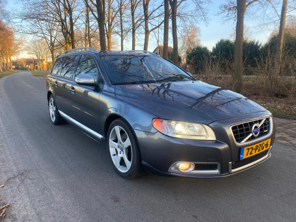 Volvo V70 2.0 T AUT 2011 Grijs, 1800 kg, 4 cilinders, Stationwagon, Particulier