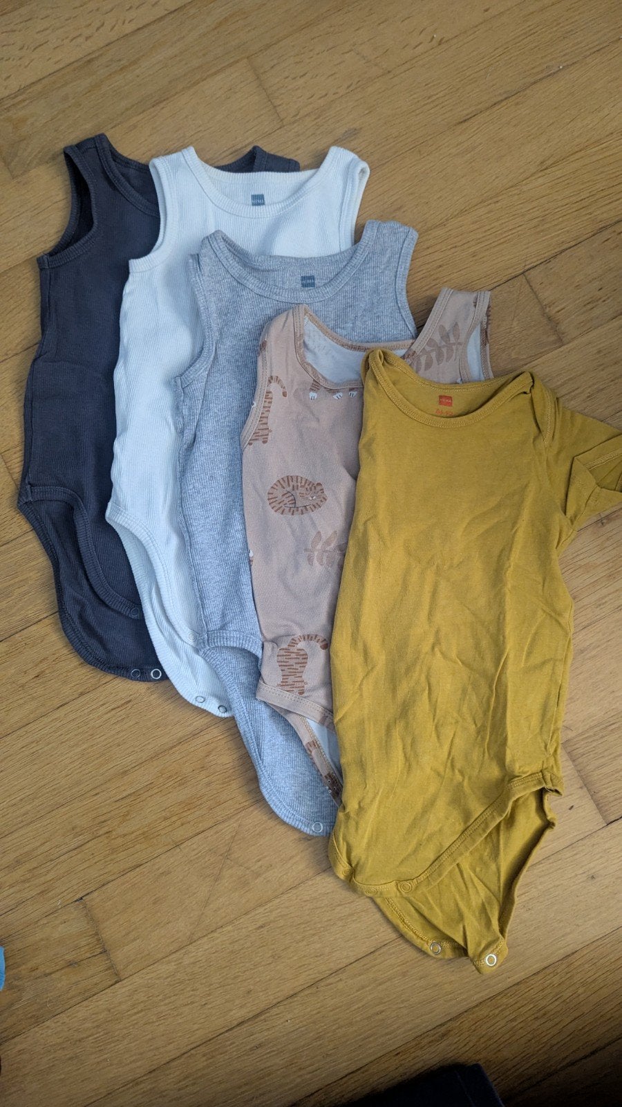 Mouwloze rompers maat 86-92, Kinderen en Baby's, Babykleding | Maat 86, Nacht- of Onderkleding, Gebruikt, Jongetje of Meisje, Ophalen of Verzenden