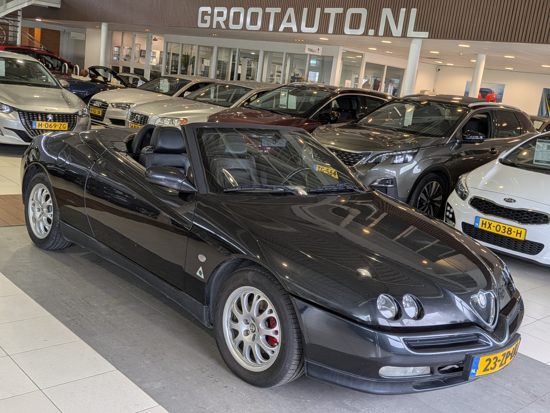 Alfa Romeo Spider 2.0-16V T.Spark Airco, Stuurbekrachtiging, Voorwielaandrijving, Zwart, 1970 cc, Zwart