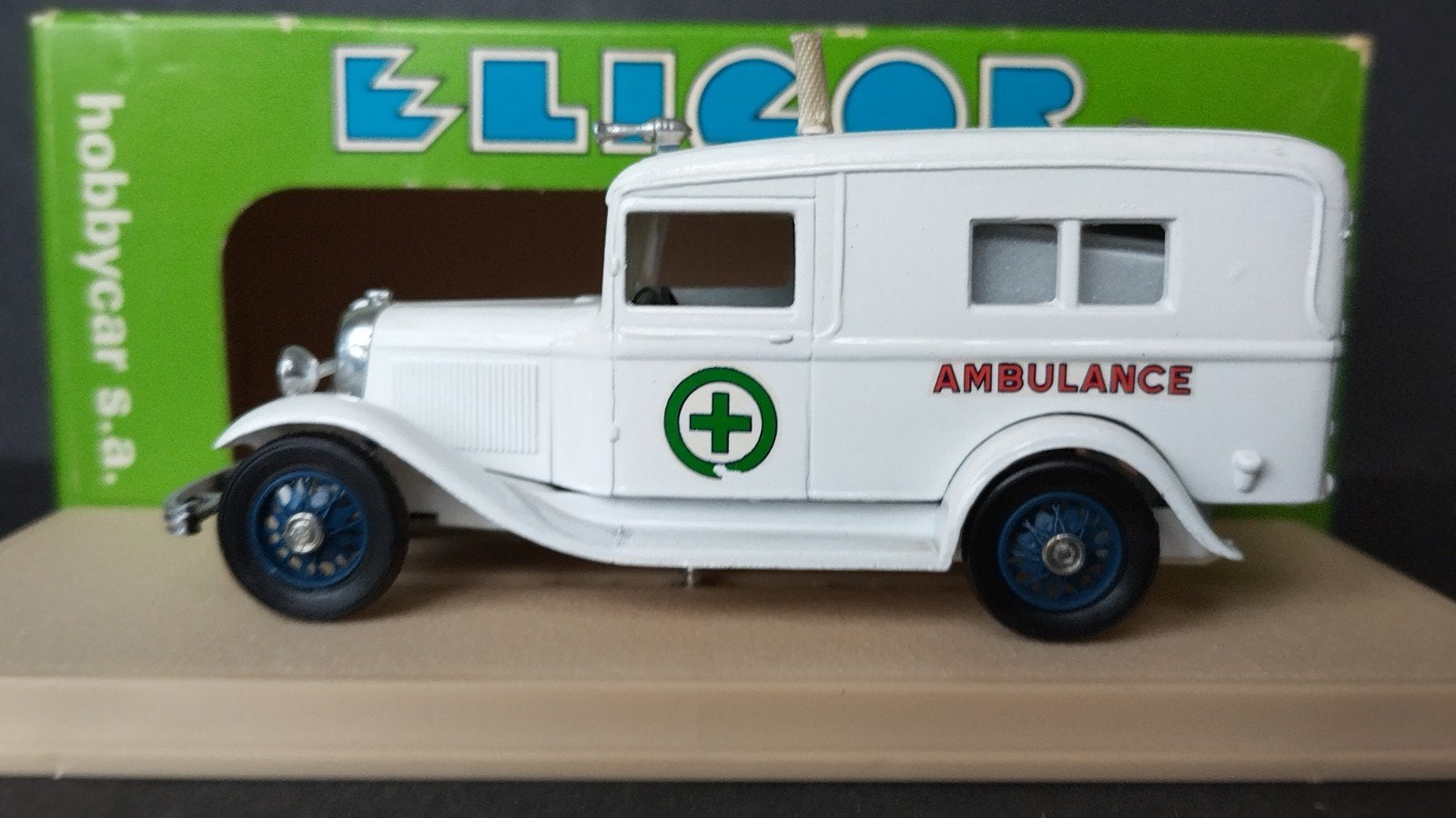 Ford V8 Ambulance 1:43 Eligor Pol, Overige merken, Auto, Verzenden, M