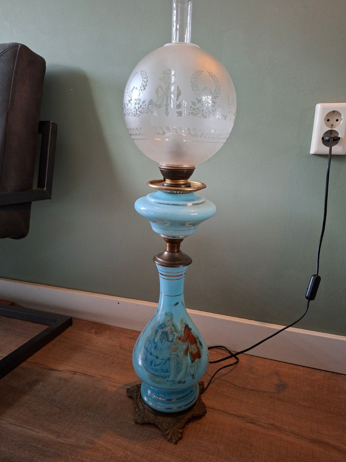 Blauwe Opaline Glazen Lamp met Handgeschilderd Tafere, Ophalen