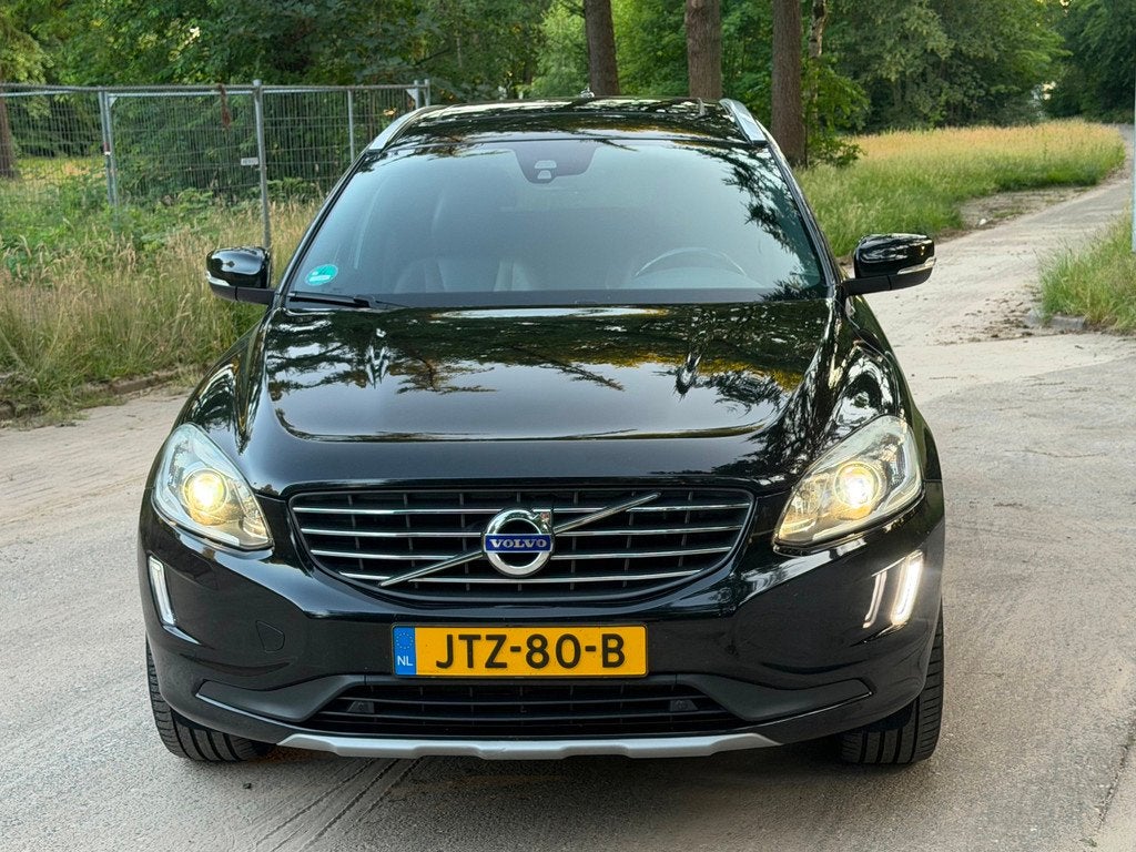 Volvo XC60 2.4 D5 4WD Summum 2 Tone leder Pano 2015 Zwart, Auto's, Automaat, Gebruikt, Euro 6, 2000 kg