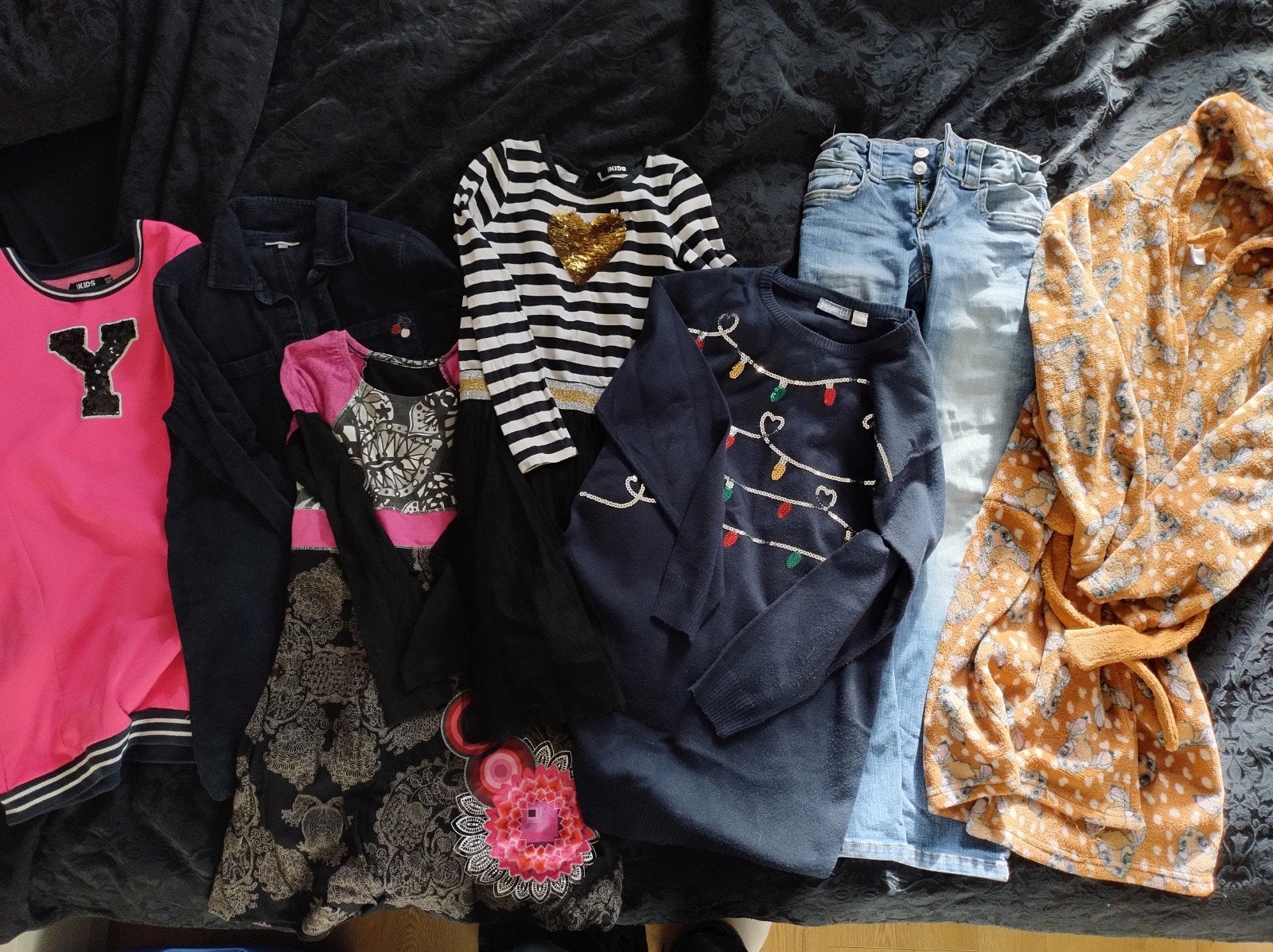 Kledingpakket Meisje: Jurken, Spijkerbroek & Badjas, Ophalen of Verzenden, Gebruikt, Diverse merken, Meisje
