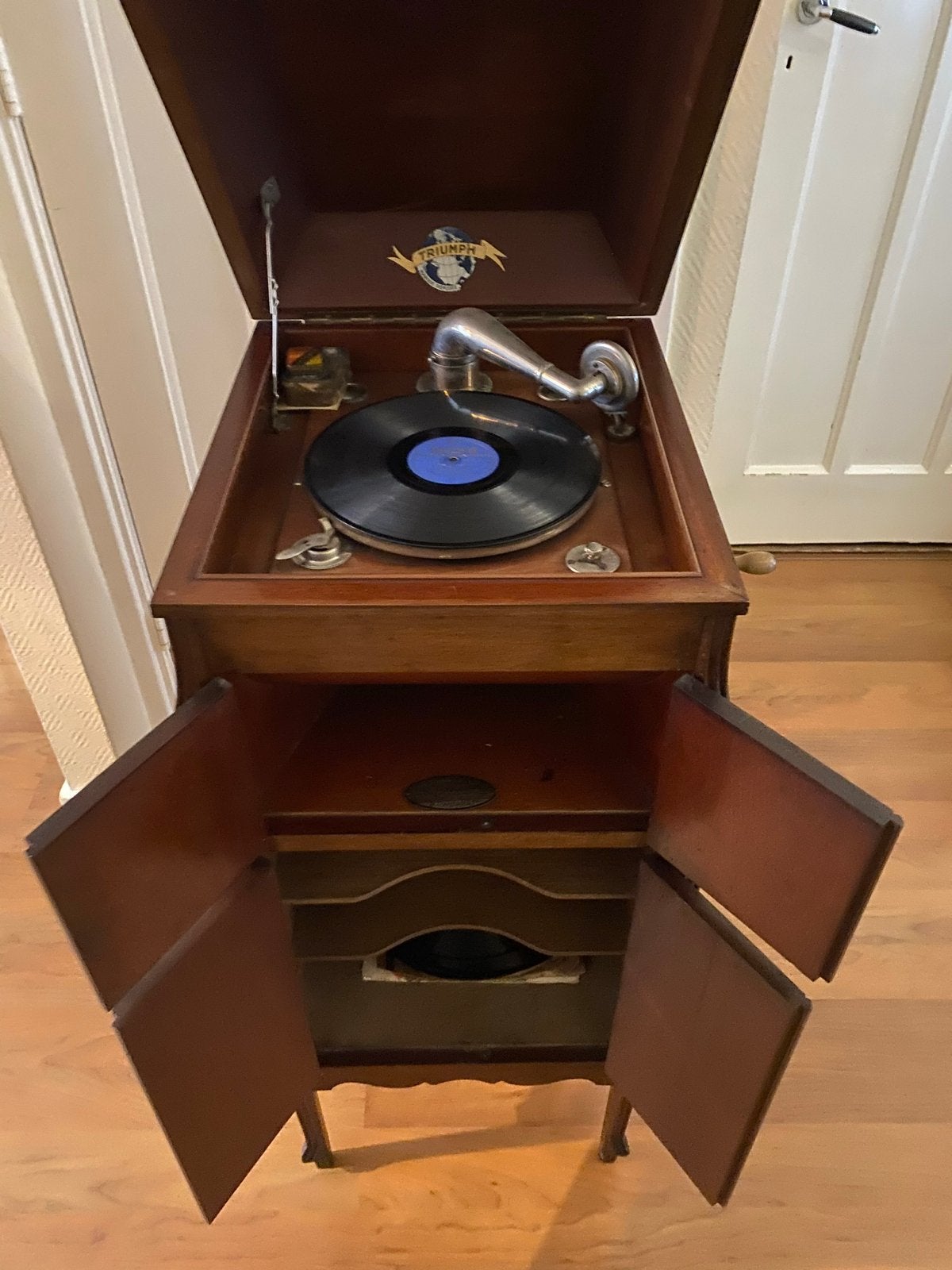 Antieke Triumph Grammofoon met Jurassien Sound Box, Ophalen, Gebruikt, Platenspeler, Overige merken