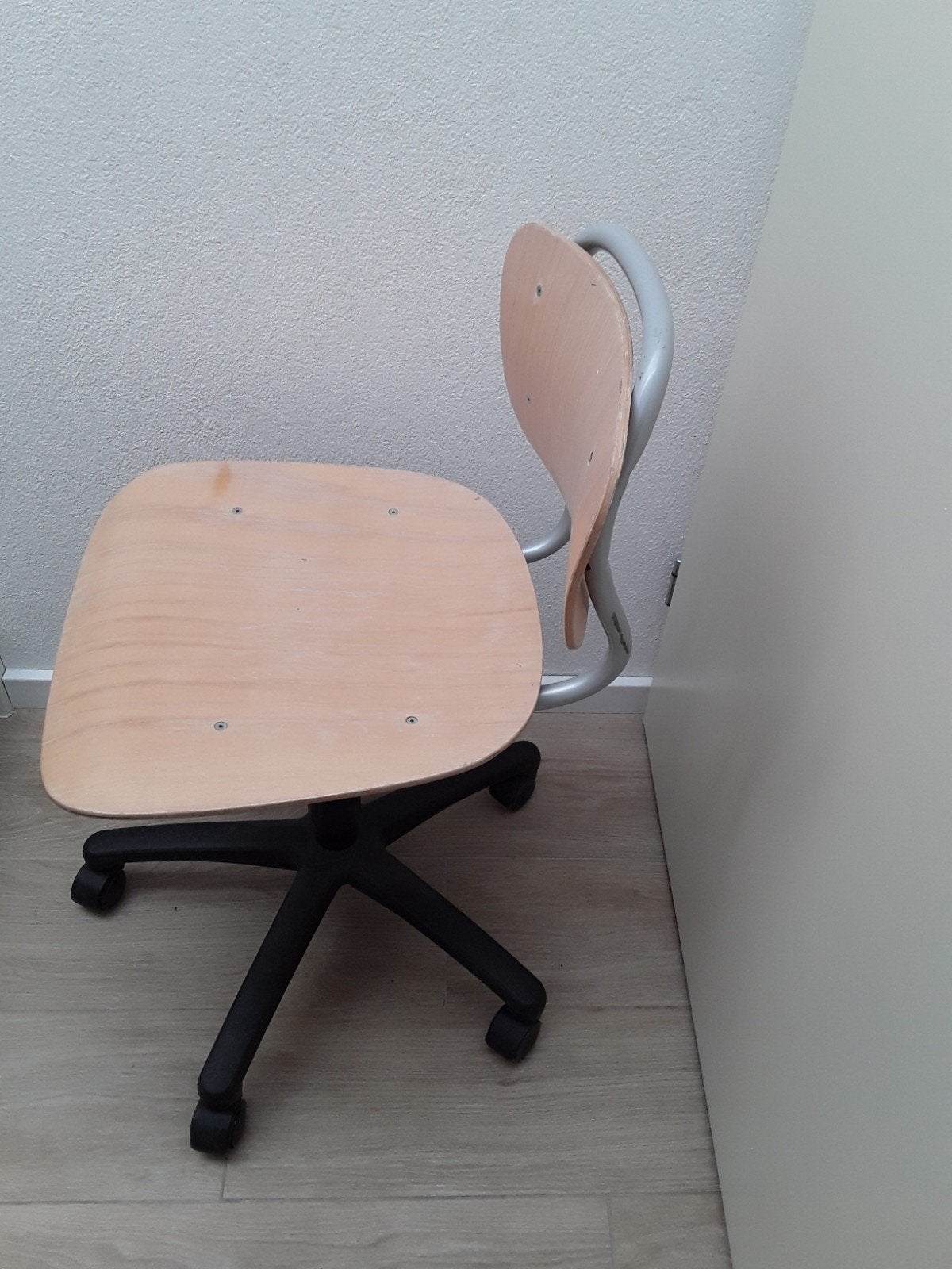5 houten bureaustoelen / werkplaats stoelen, Ophalen, Gebruikt