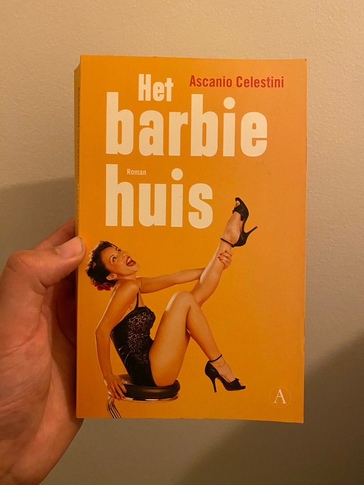 Het Barbiehuis - Roman van Ascanio Celestini, Ophalen of Verzenden, Zo goed als nieuw, Europa overig