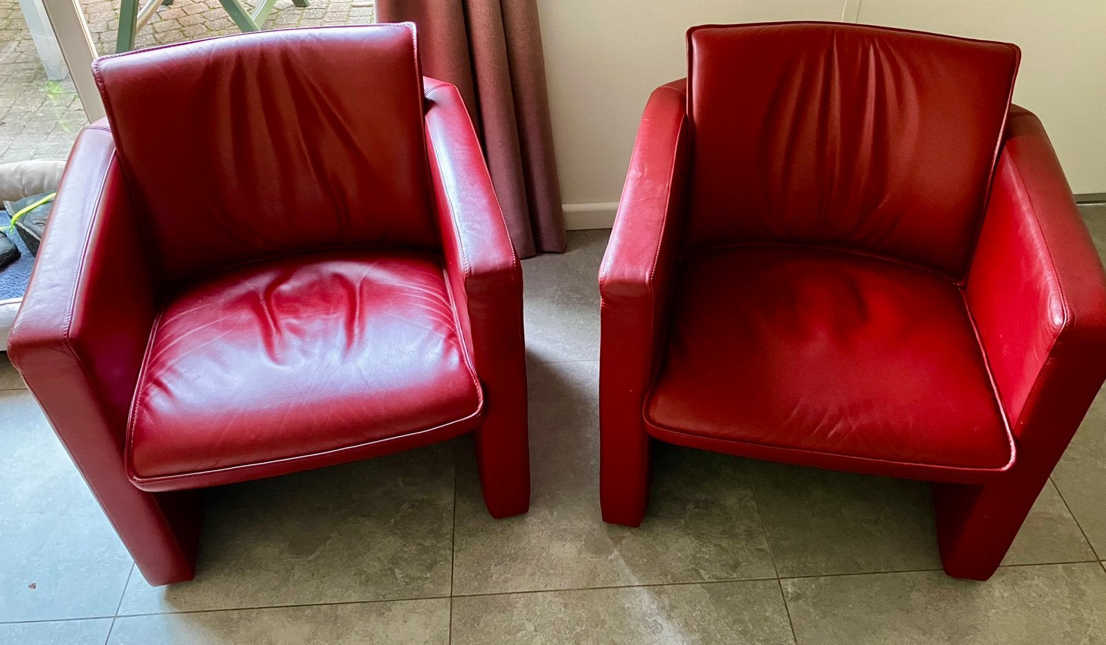 Leolux Fiabo fauteuils in kersenrood 2 stuks in goede staat, Huis en Inrichting, Ophalen, Gebruikt, Modern, 50 tot 75 cm