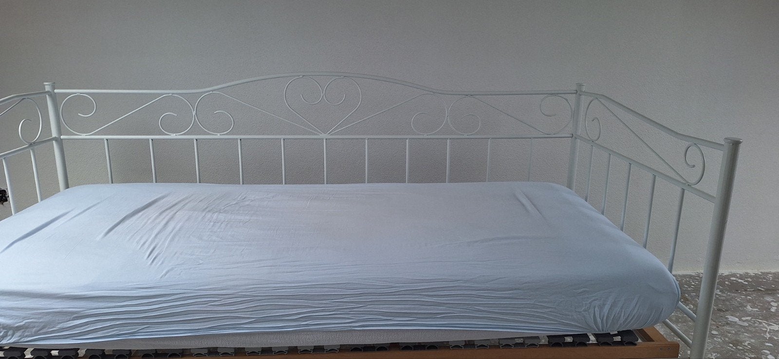 Metalen Meidenbed met Extra Lattenbodem, Ophalen, Zo goed als nieuw