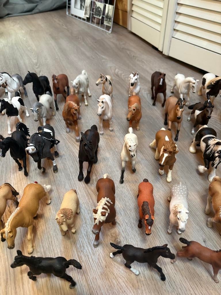 Schleich paarden en veulens (57 stuks), Ophalen, Gebruikt