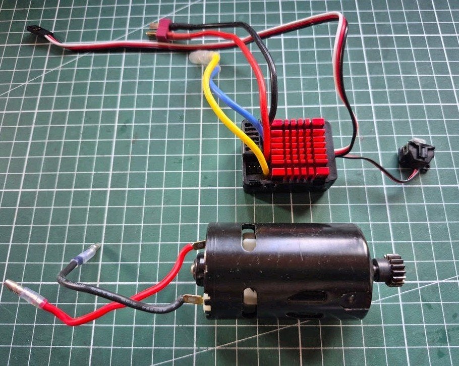 QuicRun WP-880 Dual Brushed met brushed motor 16 tands., Elektro, Gebruikt, Ophalen of Verzenden, Onderdeel