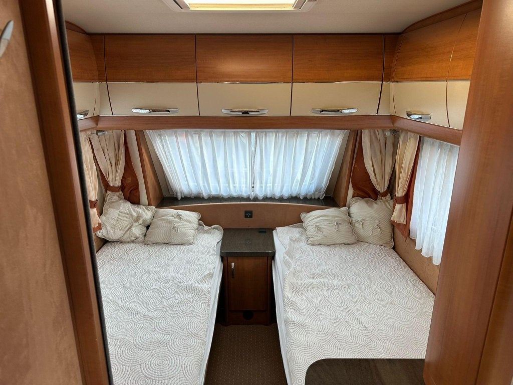 Hobby La Vita 495 UL MOVER TENT ZONDAG OPEN, Caravans en Kamperen, Caravans, Rondzit, Hobby, Bedrijf, Schokbreker