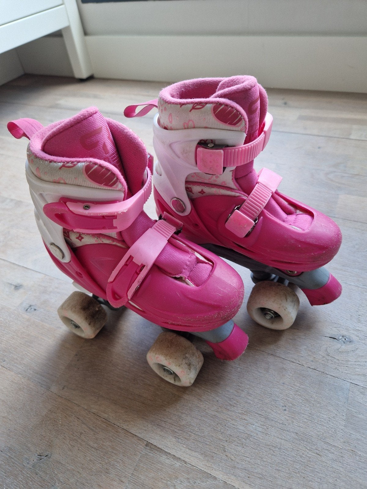 Roze rolschaatsen maat 31-34, Kinderen en Baby's, Speelgoed | Buiten | Rolschaatsen, Ophalen of Verzenden, Verstelbaar, Gebruikt