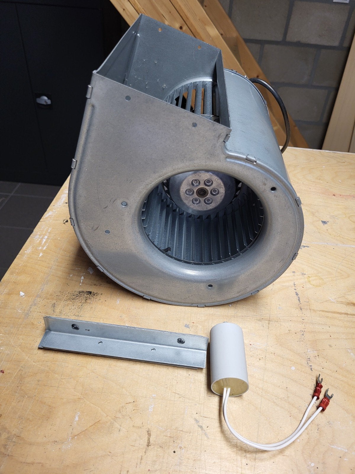 Centrifugaalventilator 240W met condensator en beugels, Witgoed en Apparatuur, Ophalen of Verzenden, Zo goed als nieuw, Overige