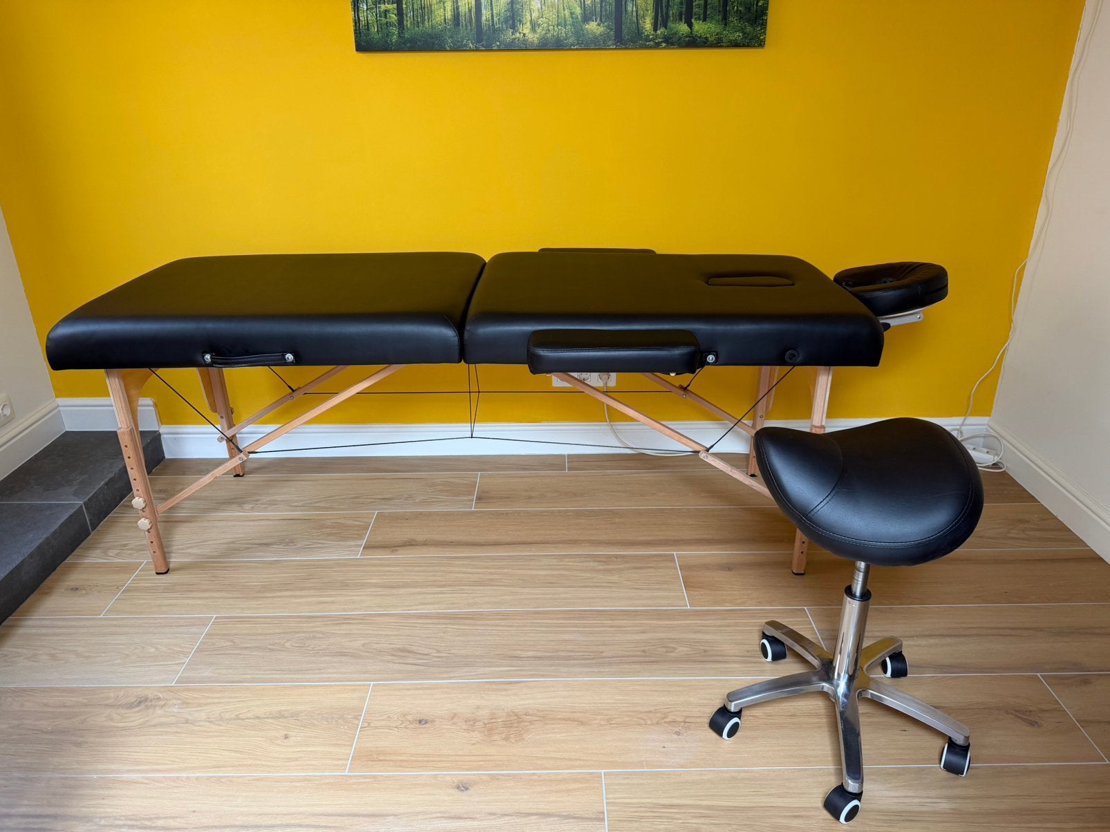 Prof. Massage-, Reikitafel, extra dik matras + zadelkruk, Ophalen, Zo goed als nieuw, Massagetafel