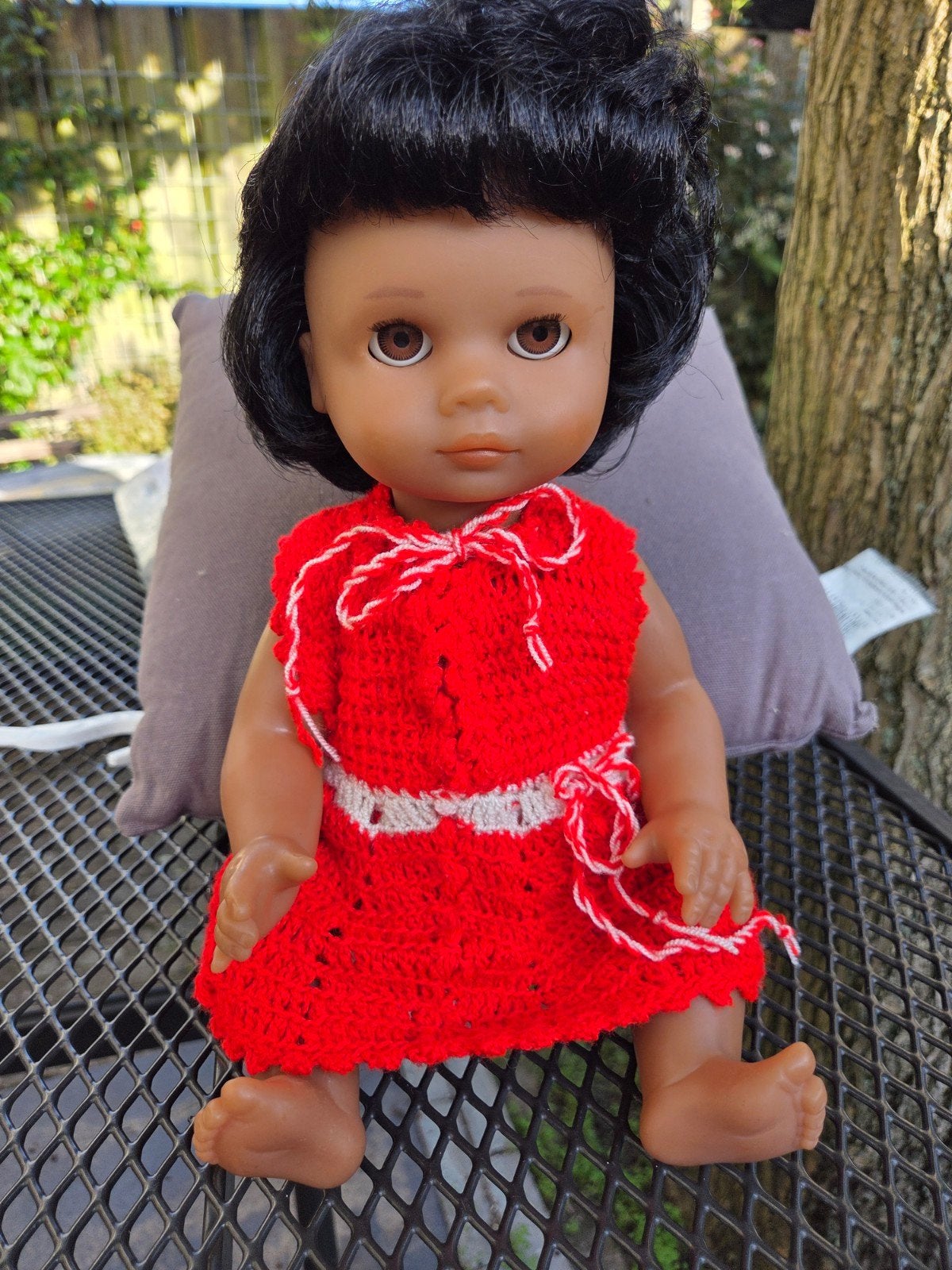 Vintage Götz Puppe Babypop met gehaakt rood jurkje, Ophalen of Verzenden, Babypop
