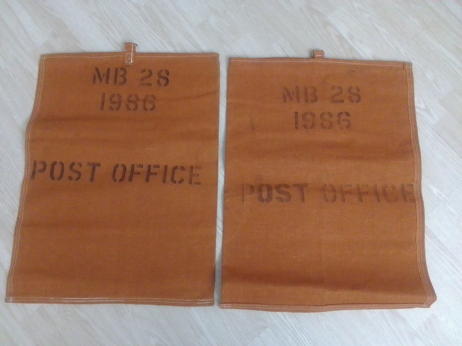 Twee vintage postzakken 1986, Ophalen of Verzenden, Overige typen