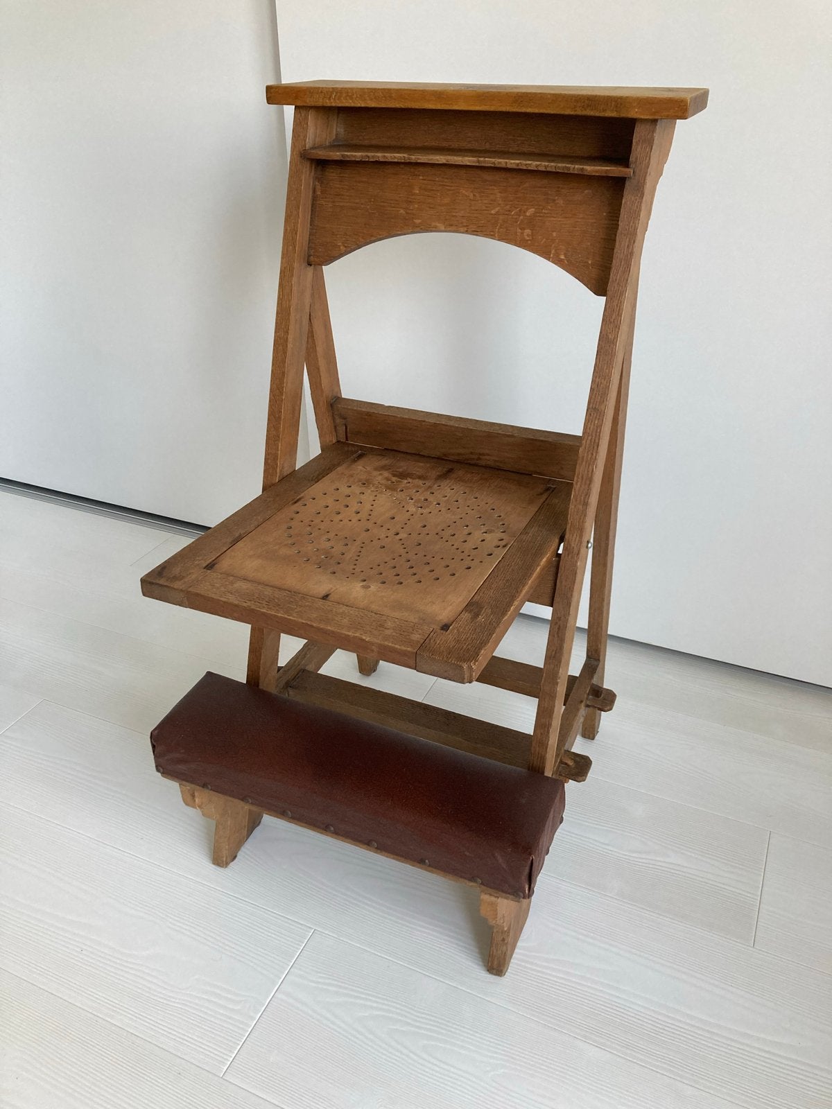Antieke bidstoel/knielbank van eikenhout met leer, Antiek en Kunst, Ophalen
