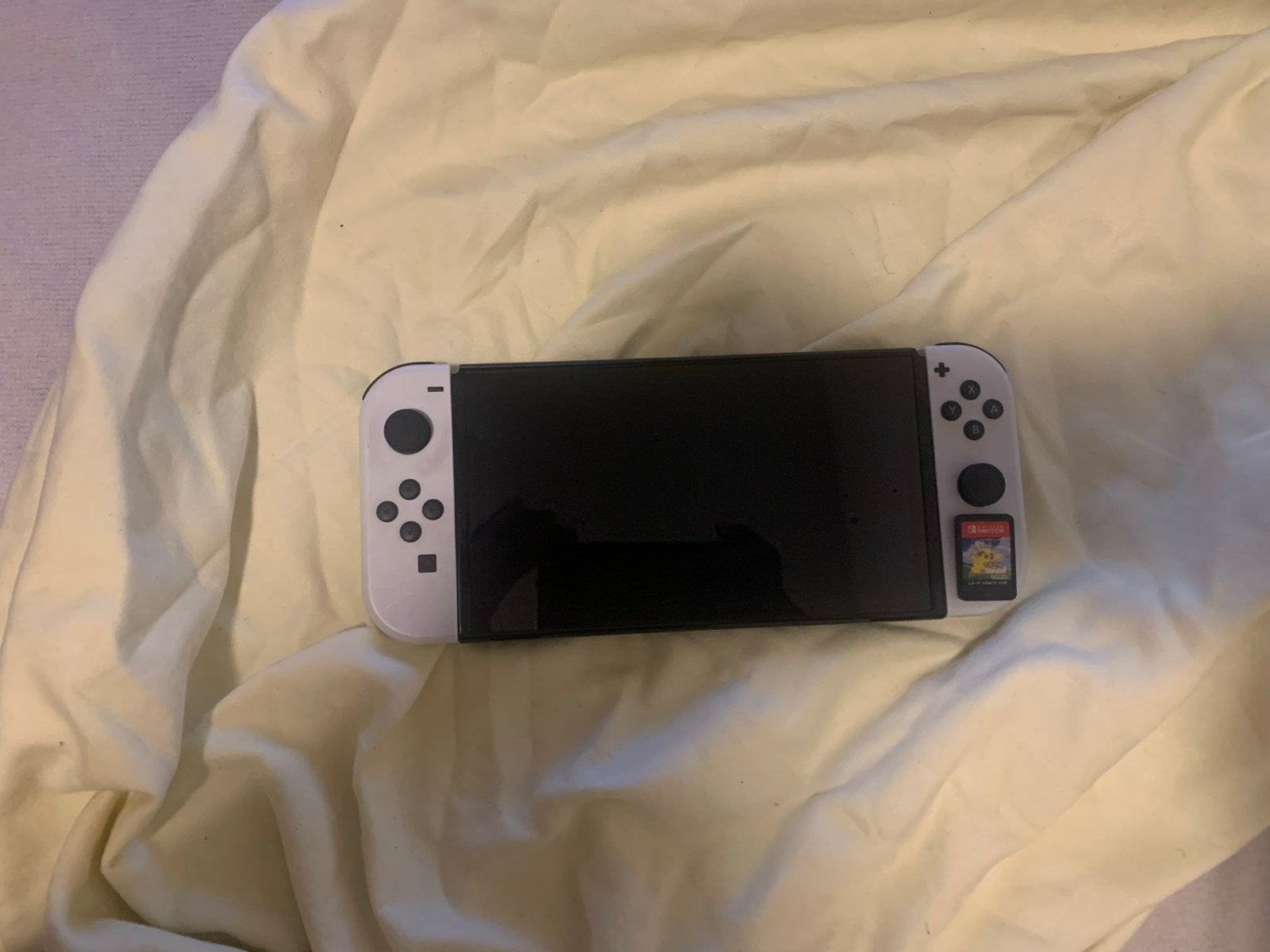 Nintendo Switch OLED + Pokémon kaart, Spelcomputers en Games, Spelcomputers | Nintendo Switch, Switch OLED, Met games, Met 2 controllers