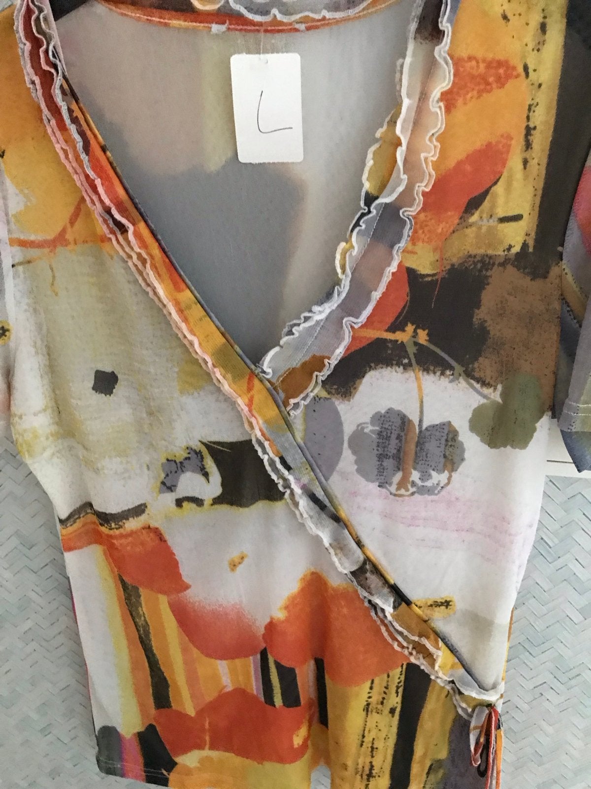 Leuk damesshirt met Rouche oversluiting Maat L, Meerkleurig, Maat 42/44 (L), Ophalen of Verzenden, Zo goed als nieuw