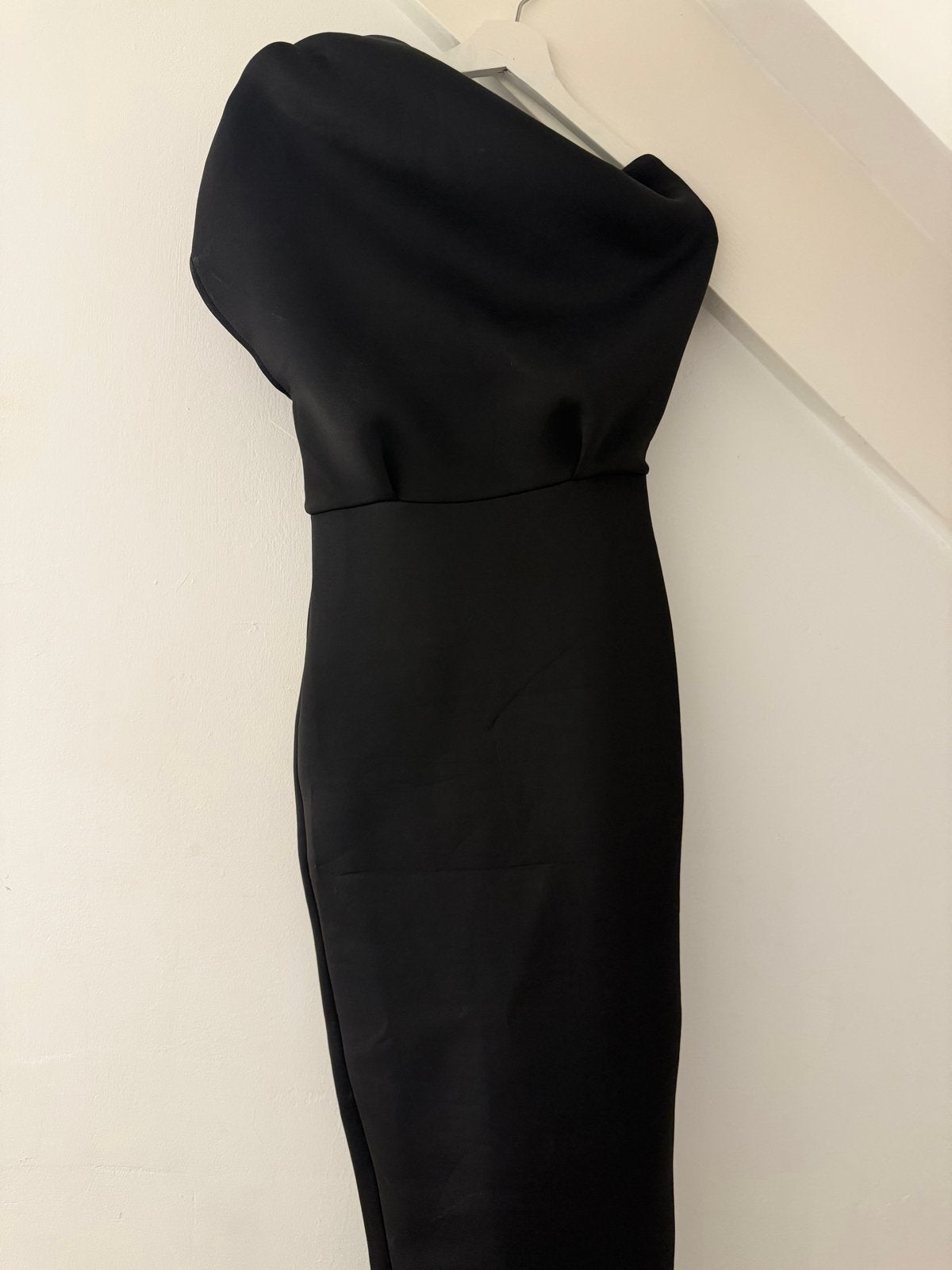 Asos design zwarte off-shoulder jurk, Ophalen, Zwart, Zo goed als nieuw, Maat 34 (XS) of kleiner