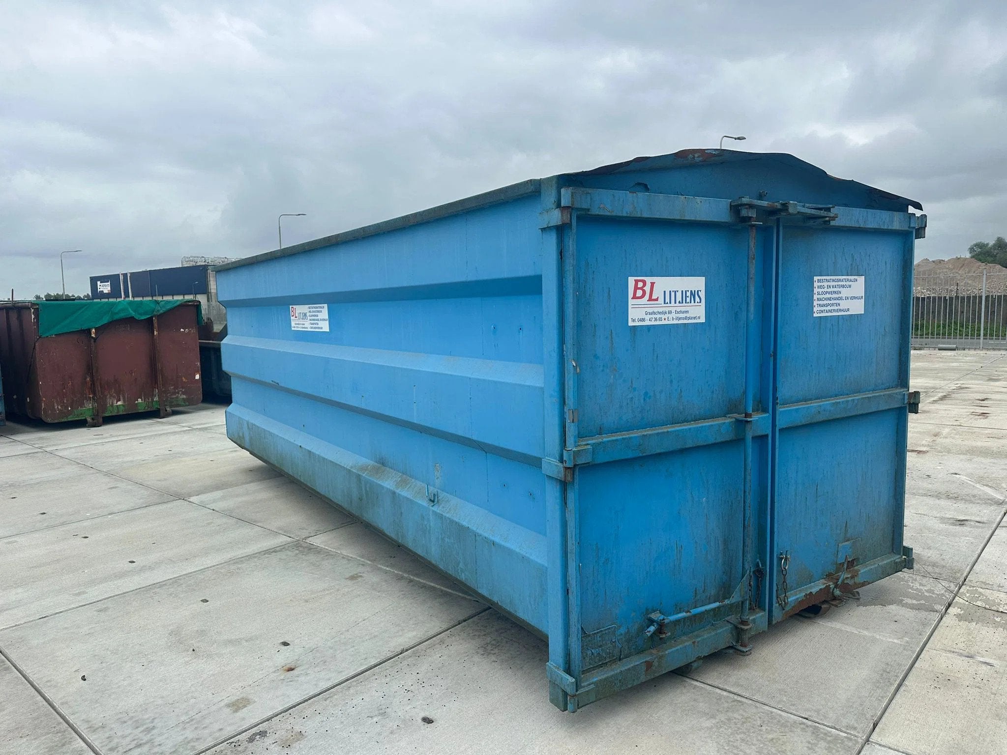 Schenk 30m3 opslag container 3 deurs 6 meter lang