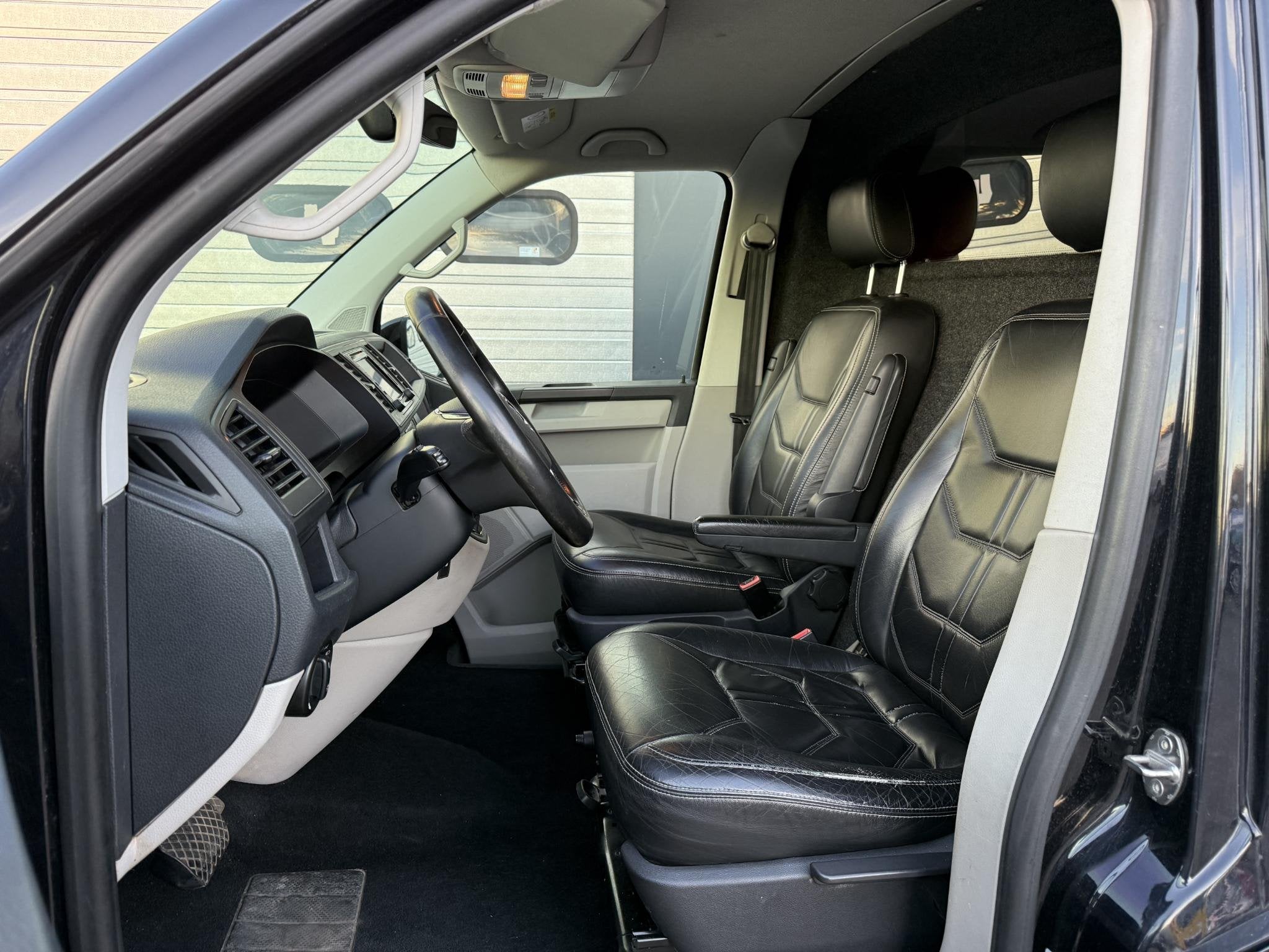 Volkswagen Transporter 2.0 TDI L1H1 MARGE Highline Led/DSG/L, Auto's, Euro 5, Stof, Gebruikt, Zwart