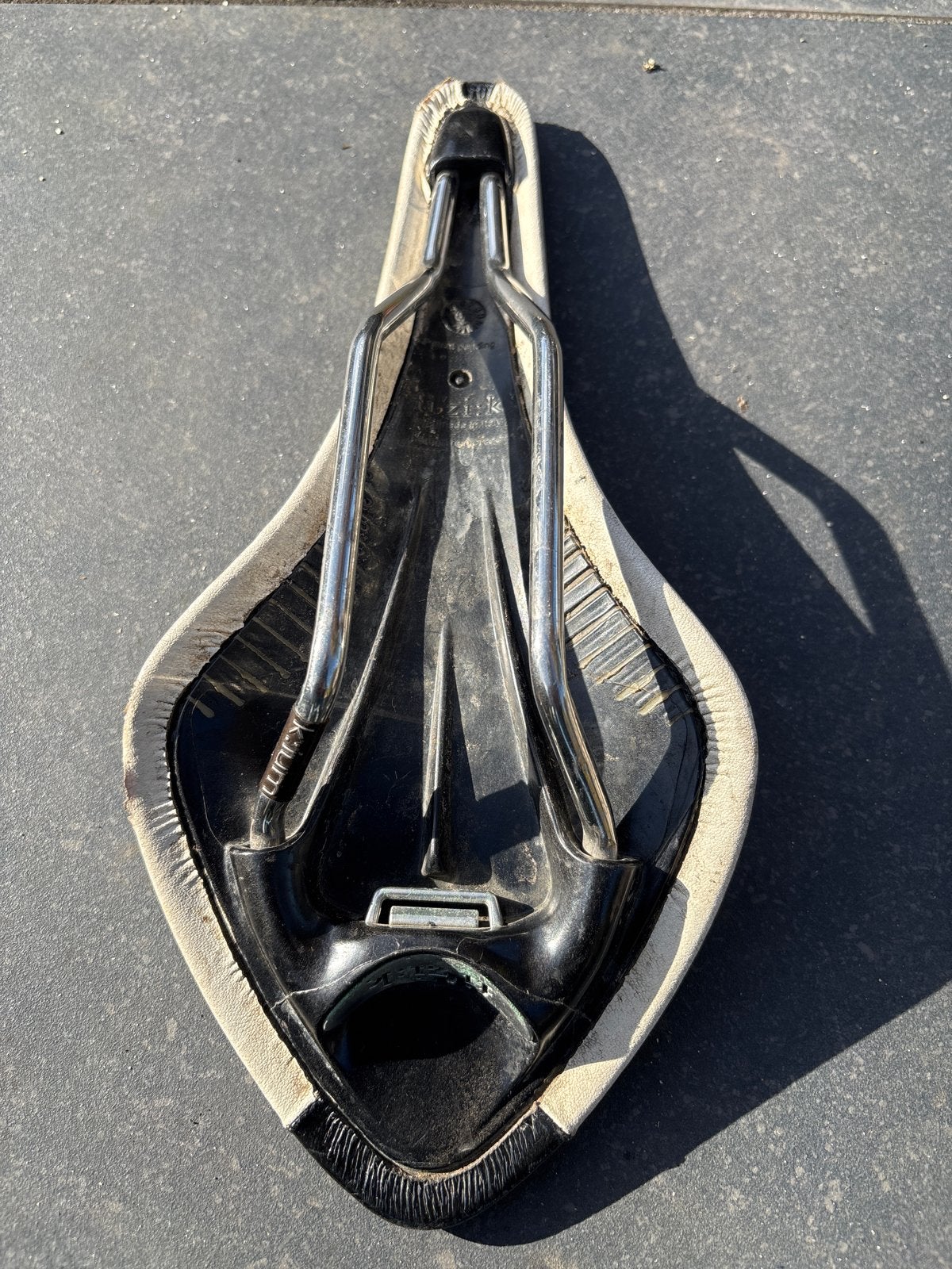 Fizik fietszadel, Gebruikt, Overige materialen, Ophalen of Verzenden, Zadel