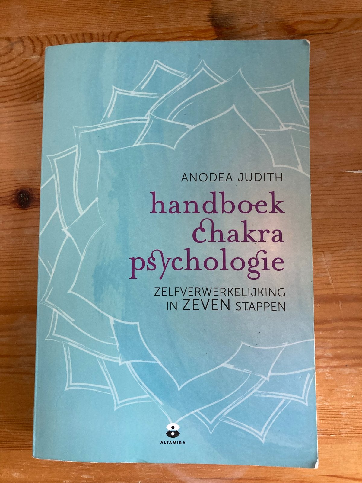 Handboek Chakra Psychologie - Anodea Judith, Ophalen of Verzenden, Gelezen, Spiritualiteit algemeen, Achtergrond en Informatie